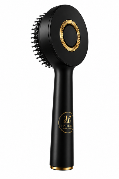 Brosse massante électrique LED Hairliss noire vue de face avec lumières infrarouges rouges allumées difuseur huiles essentiels vu de derriere 